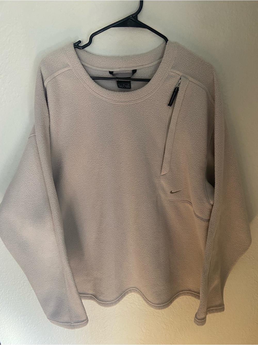 Vintage Y2K Nike Men’s Crewneck Fleece Sweatshirt in Light Taupe Size Large